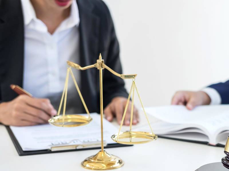 深圳工伤律师事务所解读：工伤责任认定期限的多面考量
